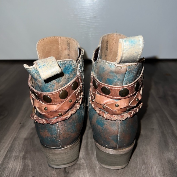 Correl Cycle-G Studded Leather Ankle Boot - Picture 3 of 6